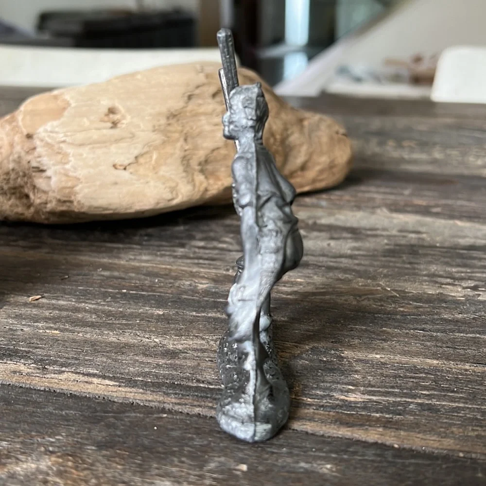 VINTAGE solid pewter fantasy figurine - 4” - Picture 4 of 9